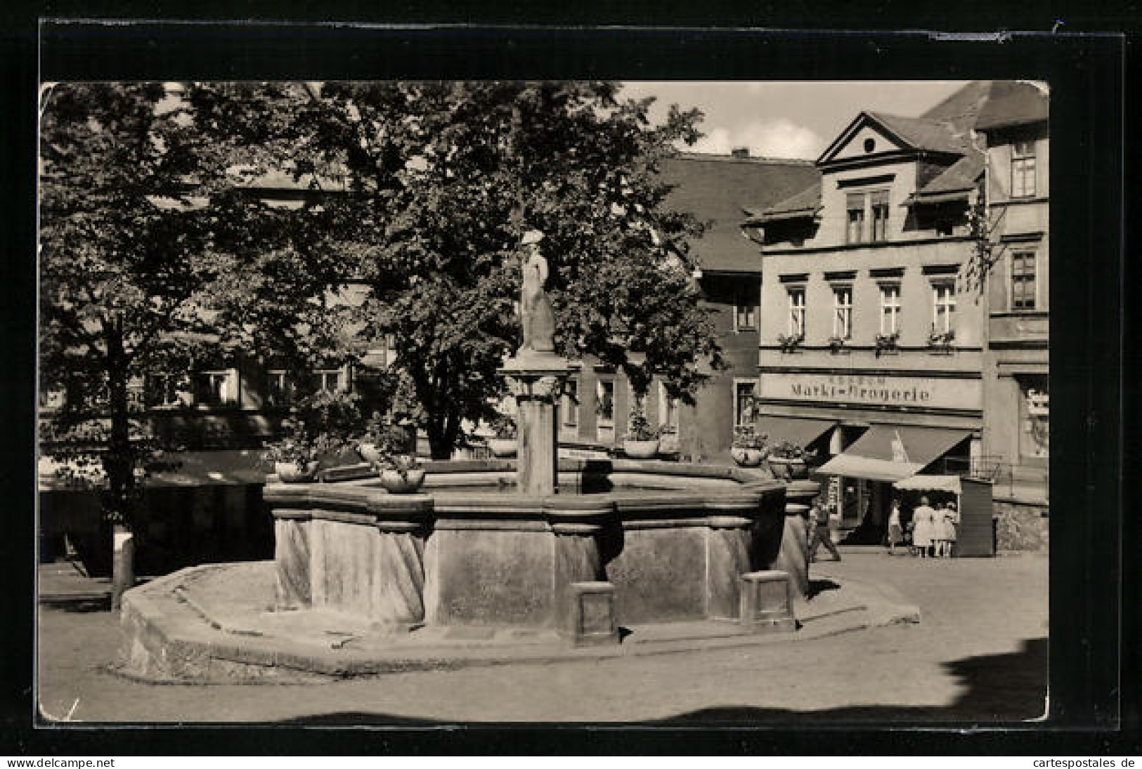 AK Pössneck / Thür., Marktbrunnen (Mauritiusbrunnen)