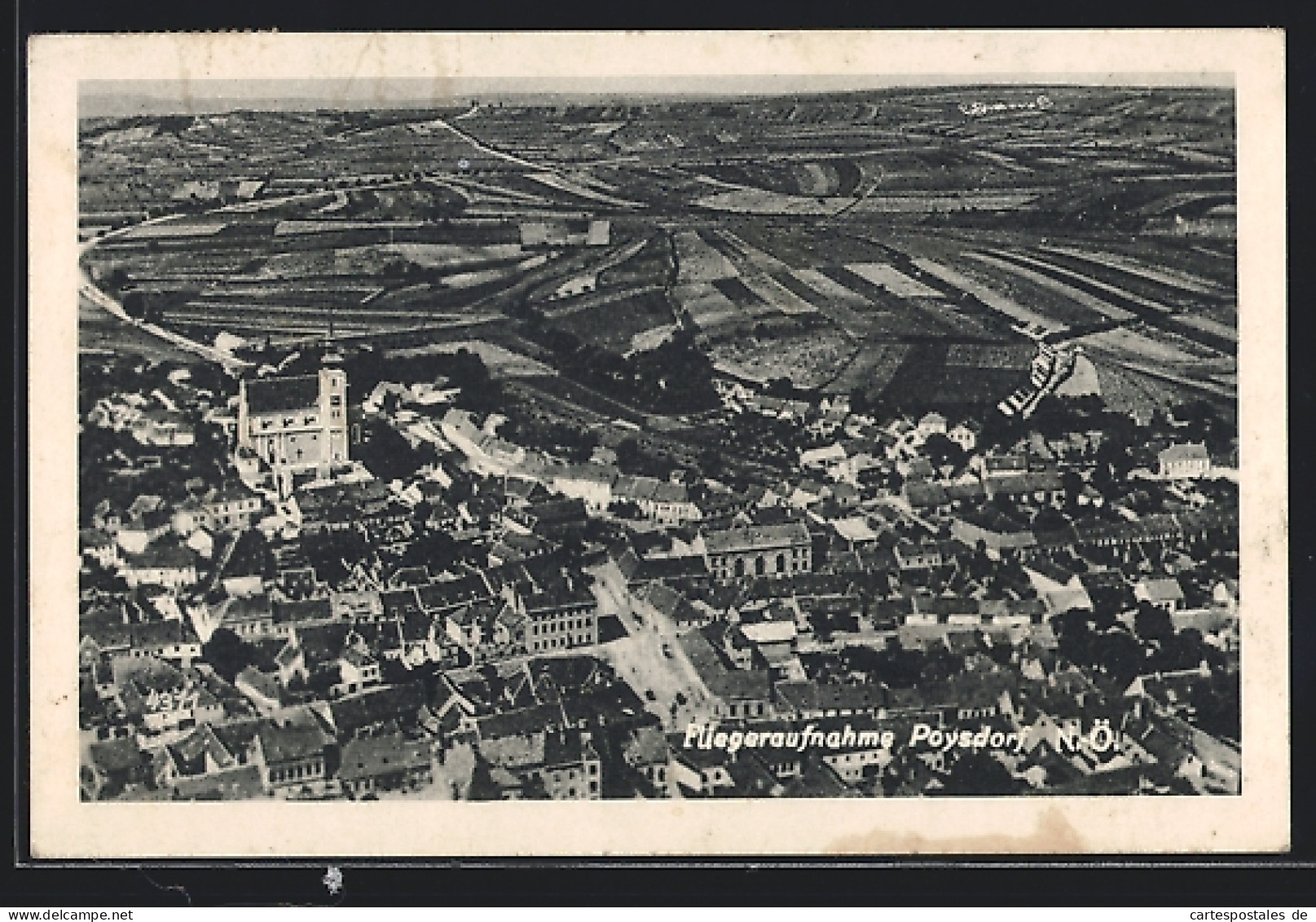 AK Poysdorf /N.-Ö., Teilansicht mit Kirche, Fliegeraufnahme