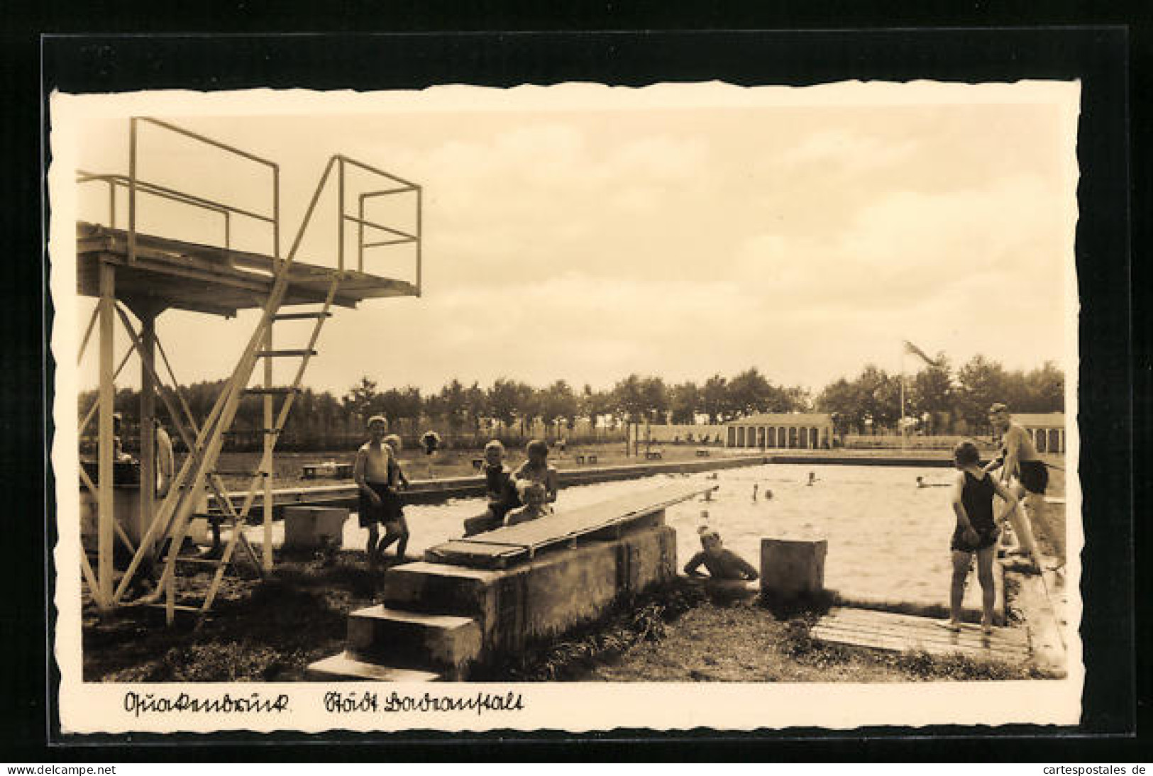 AK Quakenbrück, Städtische Badeanstalt mit Besuchern