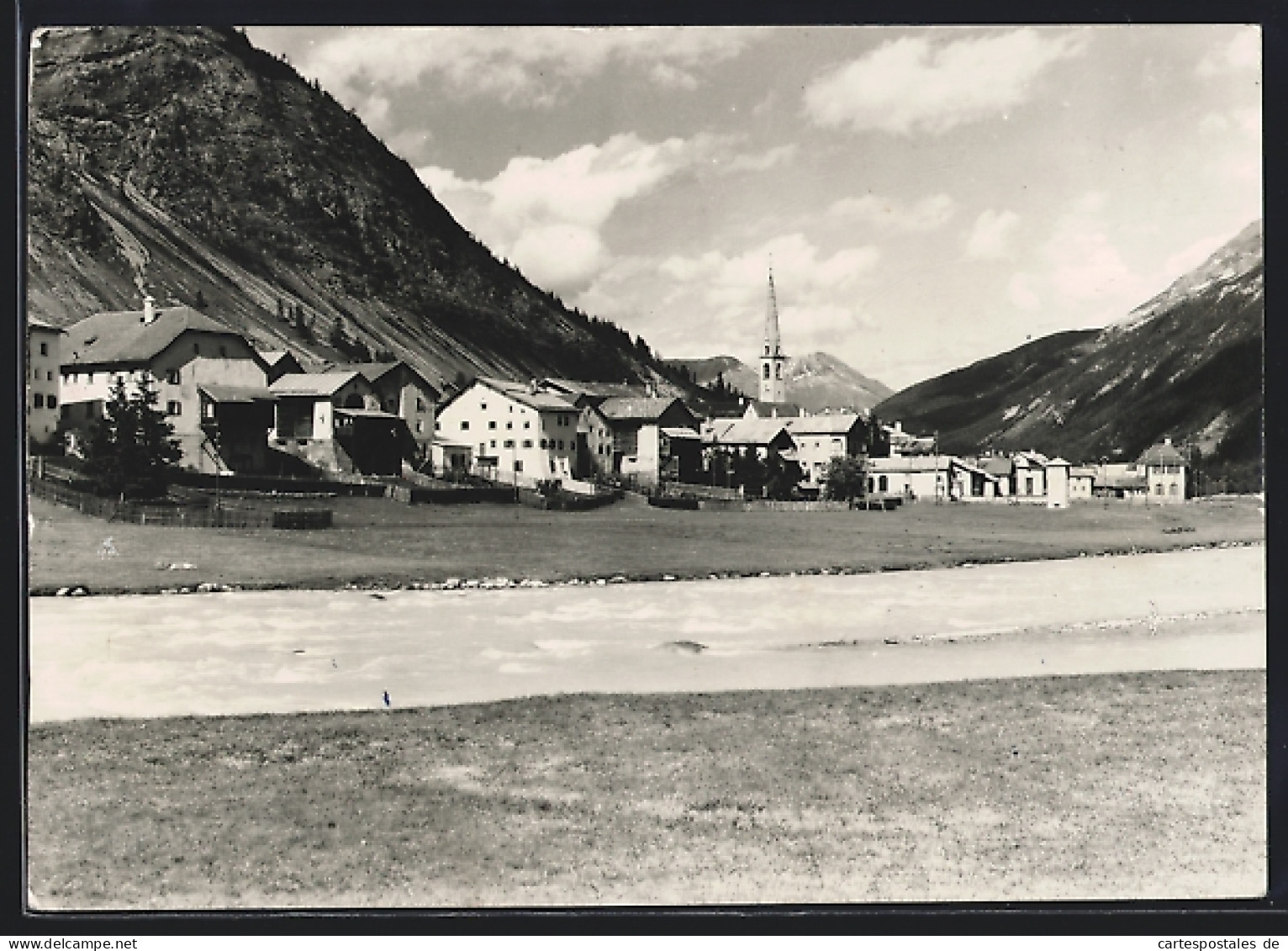 AK S-chanf, Ortsansicht mit Wasserpartie