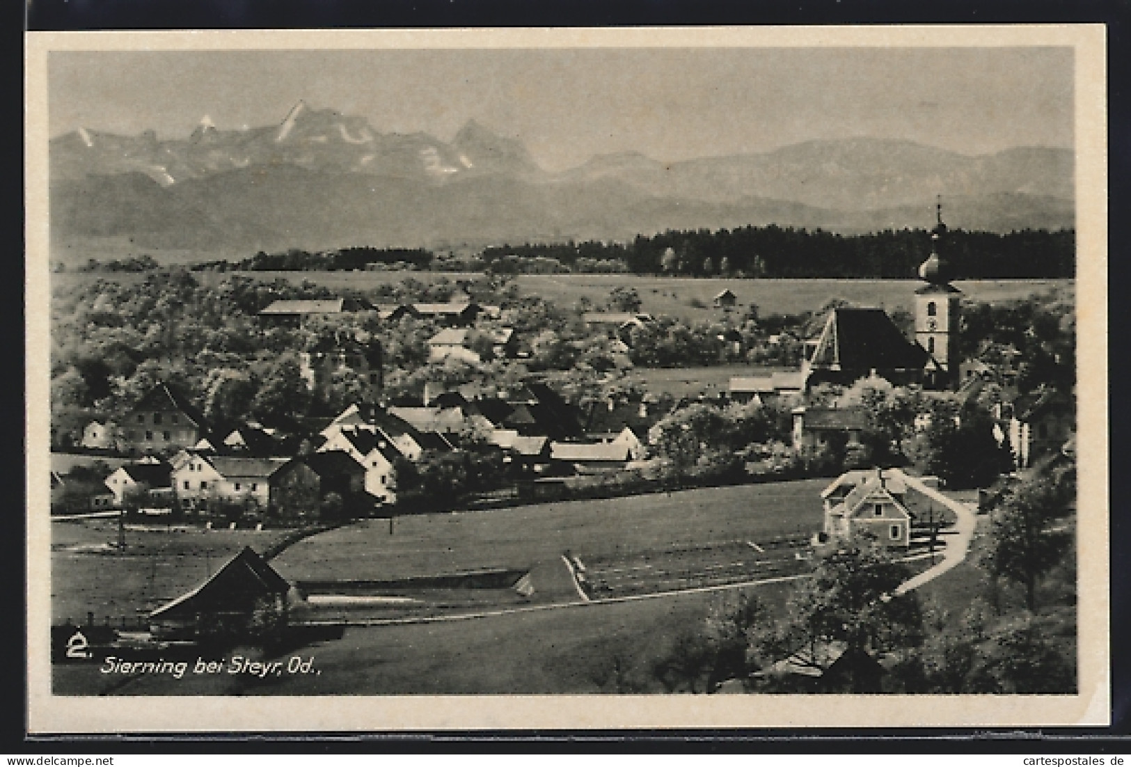 AK Sierning bei Steyr, Ortsansicht mit Kirche gegen die Alpen