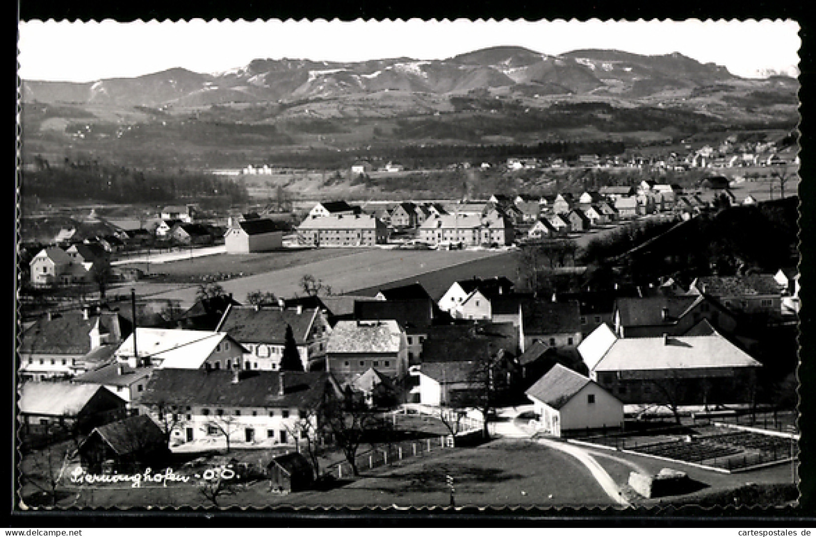 AK Sierning / O.Ö., Sierninghofen, Panorama mit Häusern und Gebirgspanorama