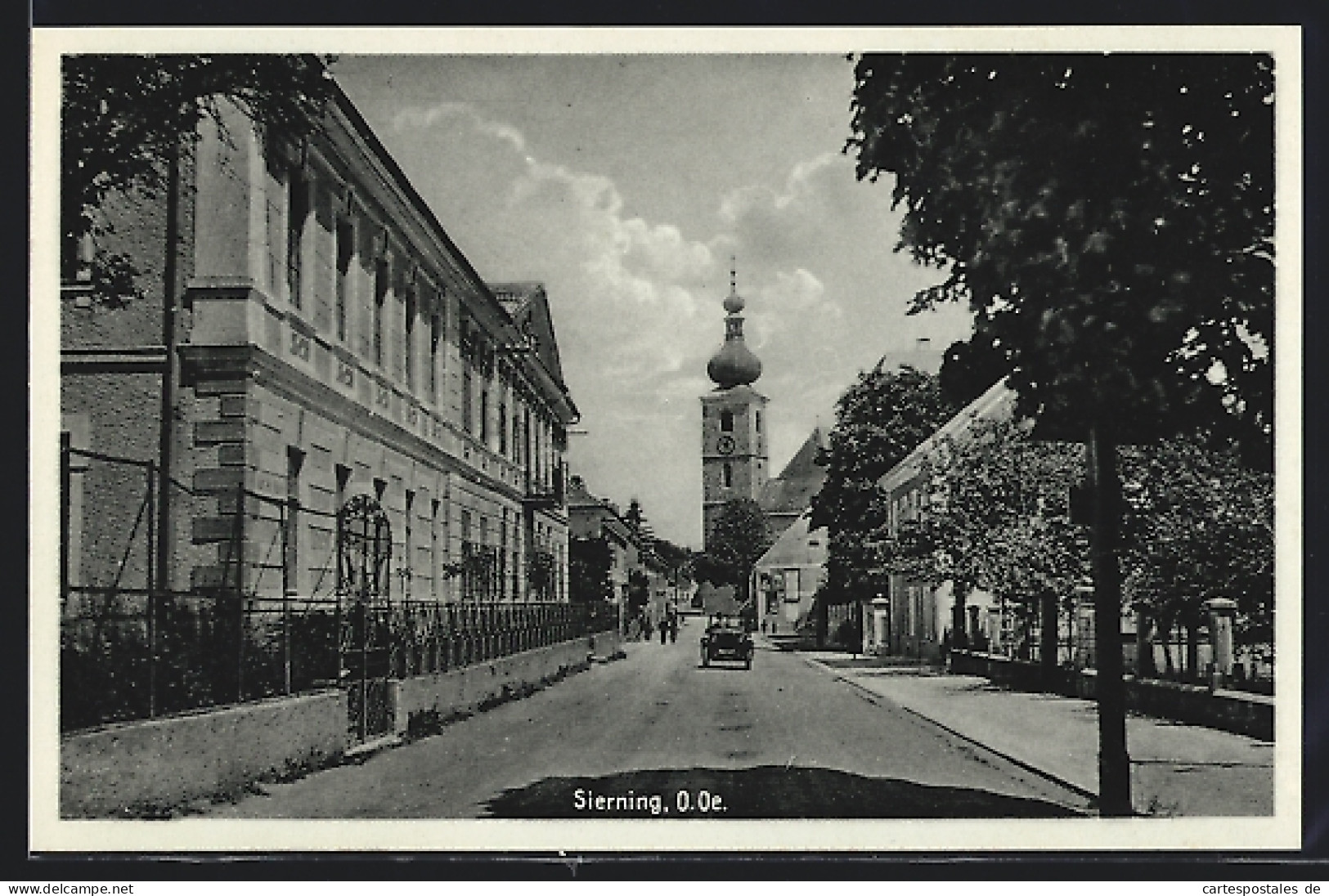AK Sierning /O.-Oe., Strasse zur Kirche