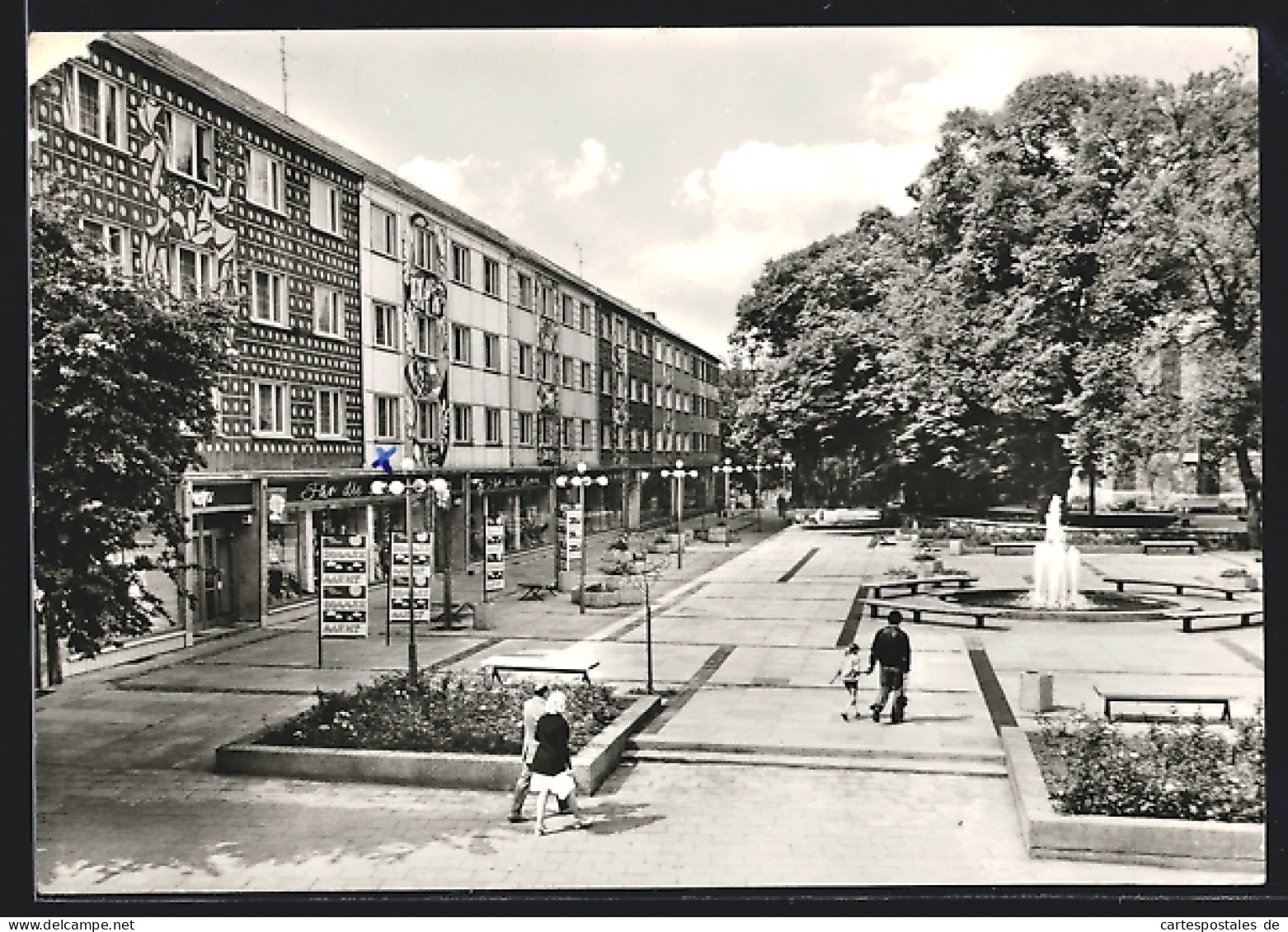 AK Sömmerda, Am Markt mit Geschäft und Brunnen