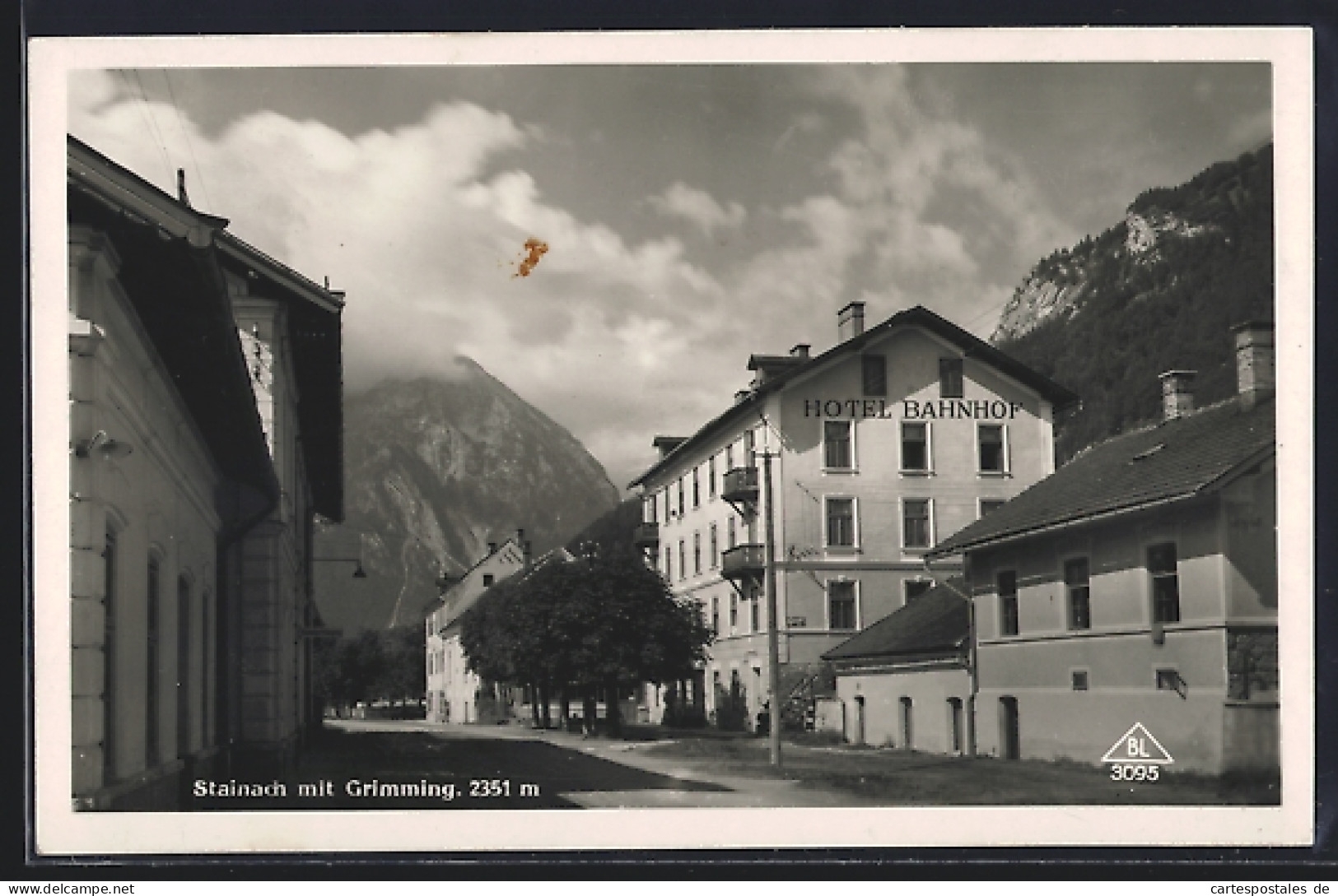 AK Stainach, Ortsansicht mit Grimming