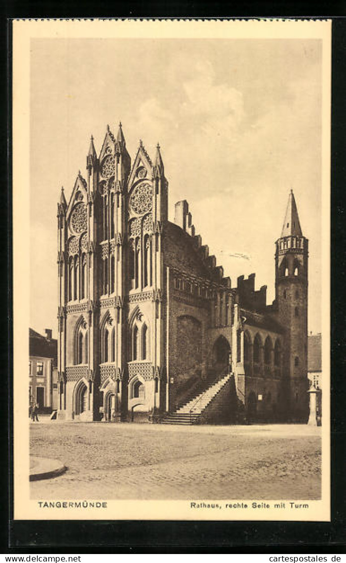 AK Tangermünde, Rathaus, rechte Seite mit Turm
