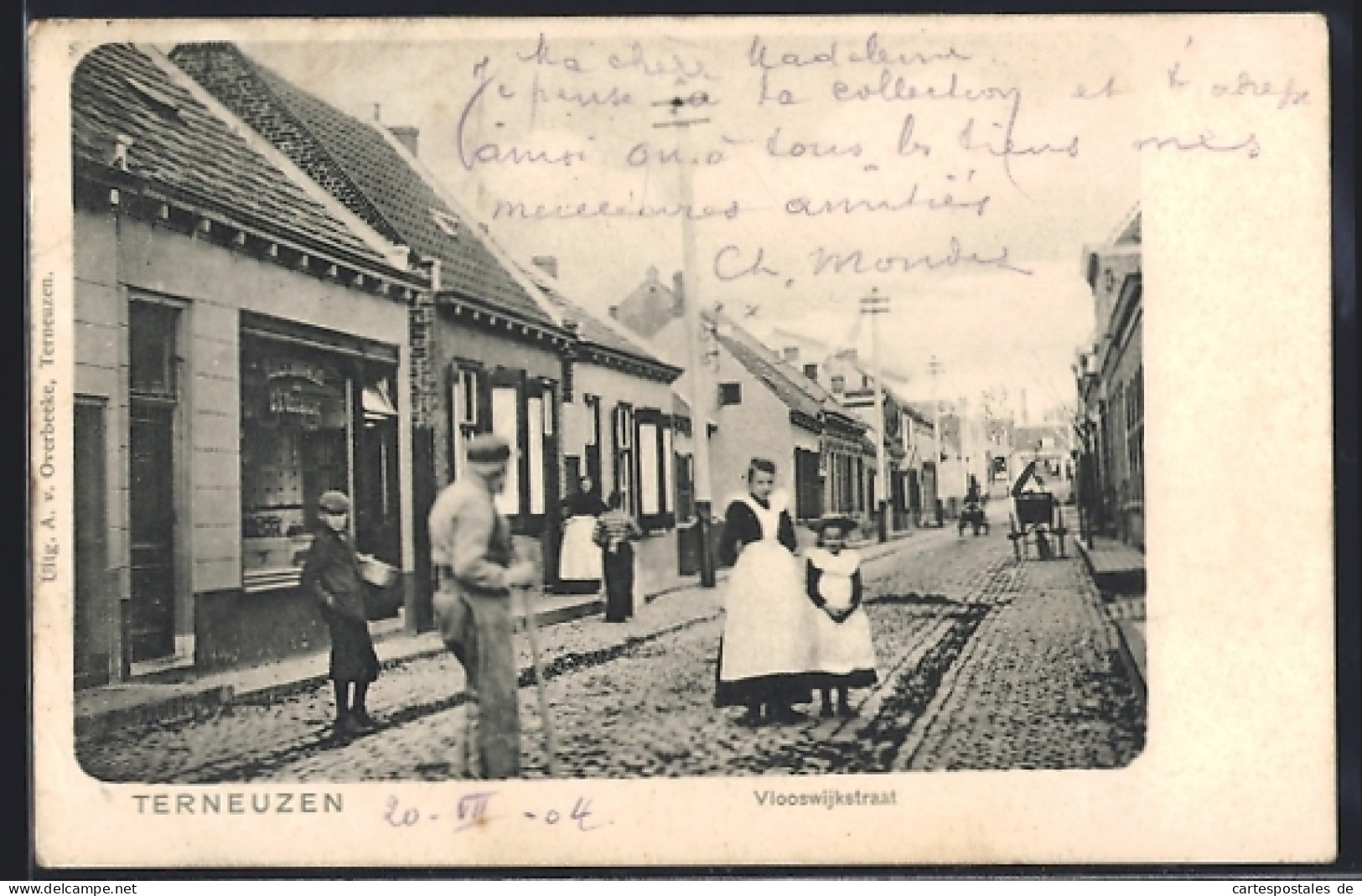 AK Terneuzen, Vlooswijkstraat mit Geschäft und Passanten