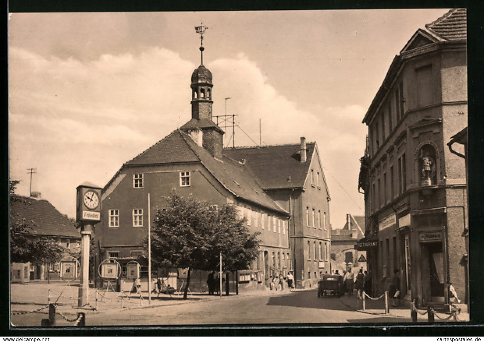 AK Teuchern /Kr. Hohenmölsen, Markt und Rathaus