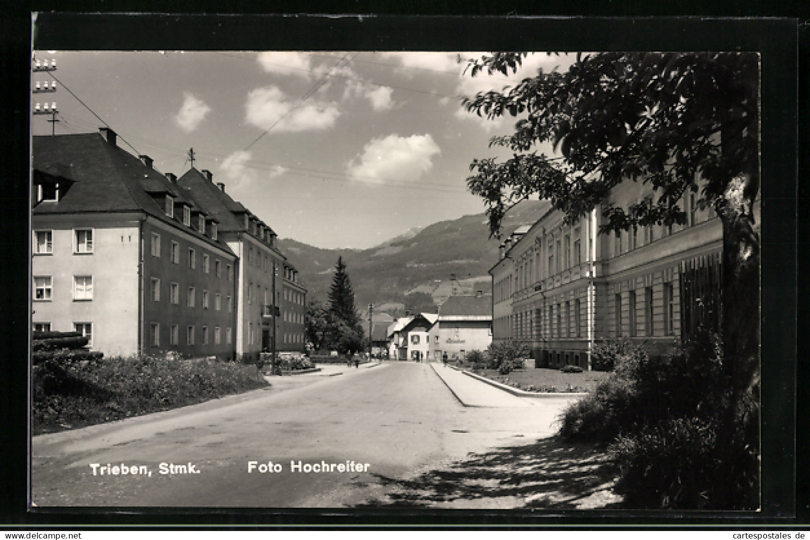 AK Trieben, Strassenpartie mit Bergblick