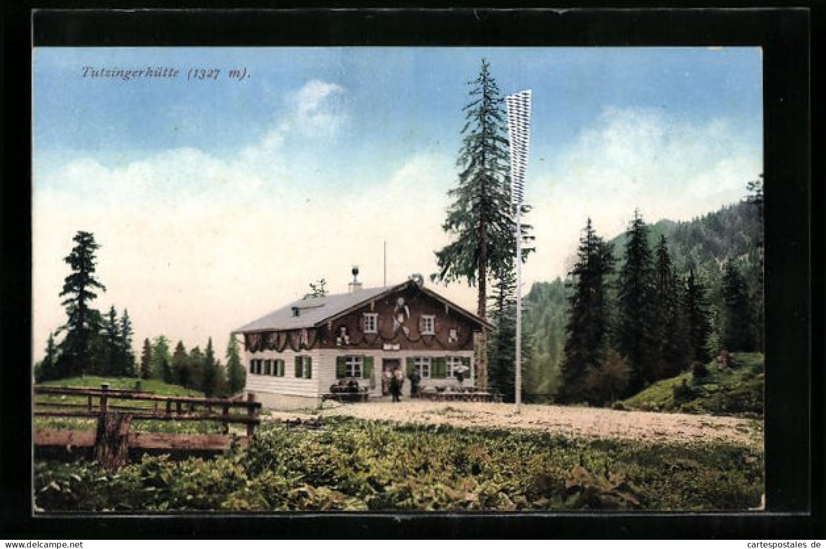 AK Tutzingerhütte, Berghütte im Sonnenschein