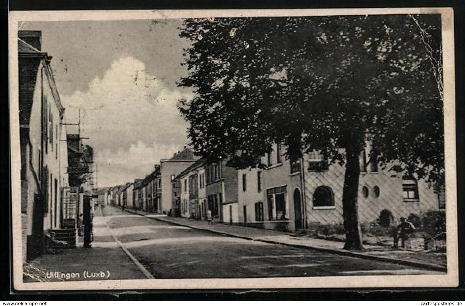 AK Ulflingen, Strassenpartie mit Garage