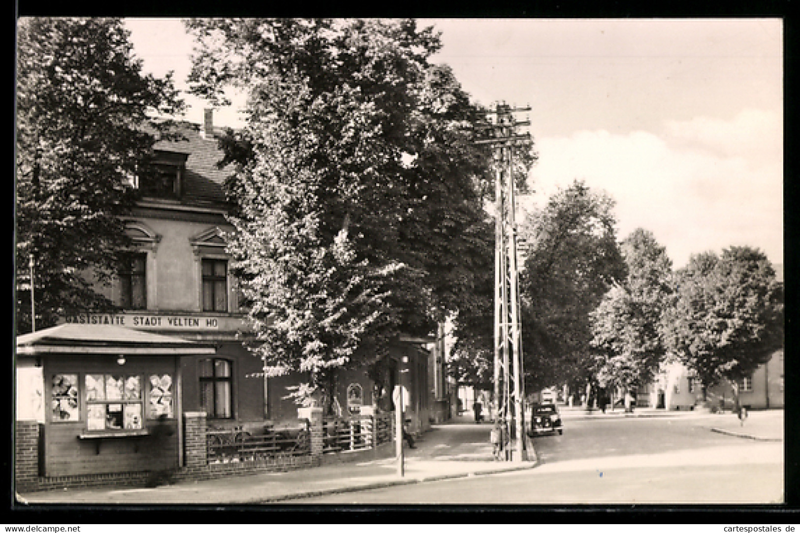 AK Velten /Oranienburg, Gasthaus Stadt Velten mit Kiosk u. Bahnstrasse