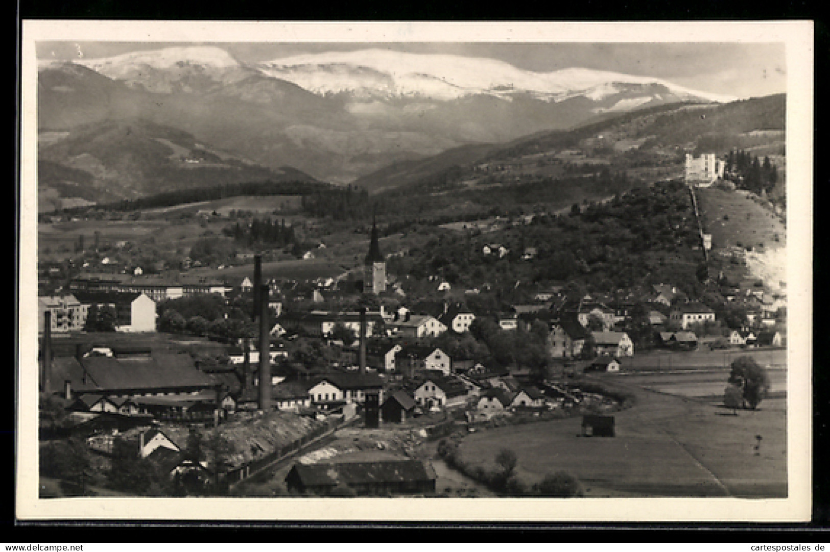 AK Voitsberg, Panorama mit Schloss auf Hügel