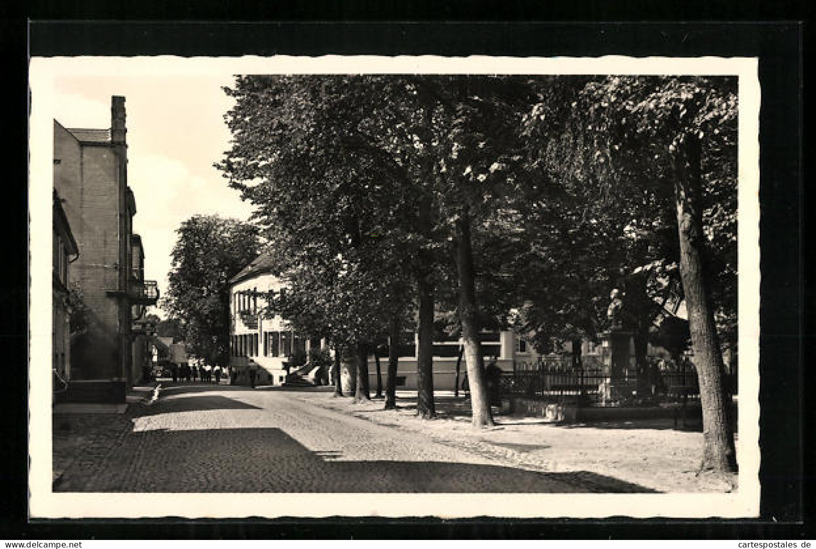 AK Waldbröl, Hochstrasse und Kirchplatz