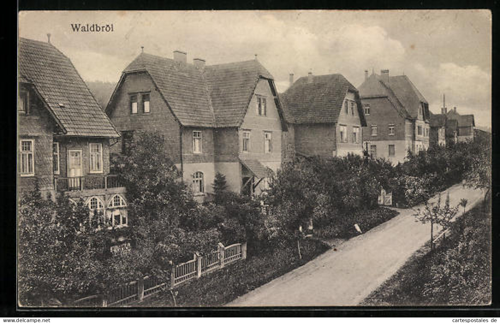 AK Waldbröl, Strassenpartie mit Villen