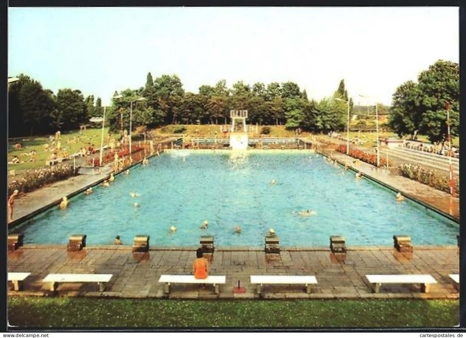 AK Wolfen /Kr. Bitterfeld, Totalansicht vom Schwimmbad