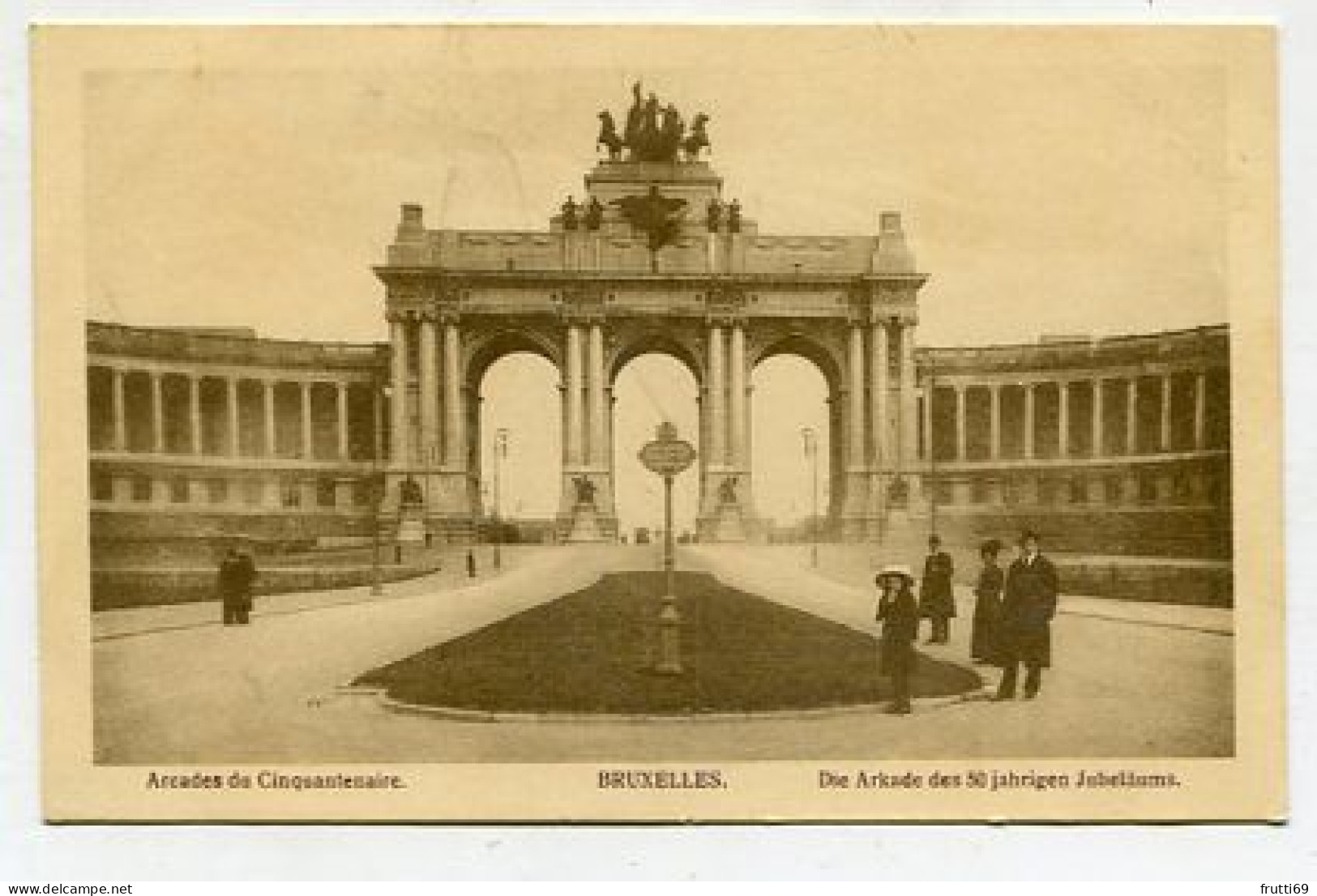 AK150461 BELGIUM - Bruxelles - Arcades du Cinquantenaire