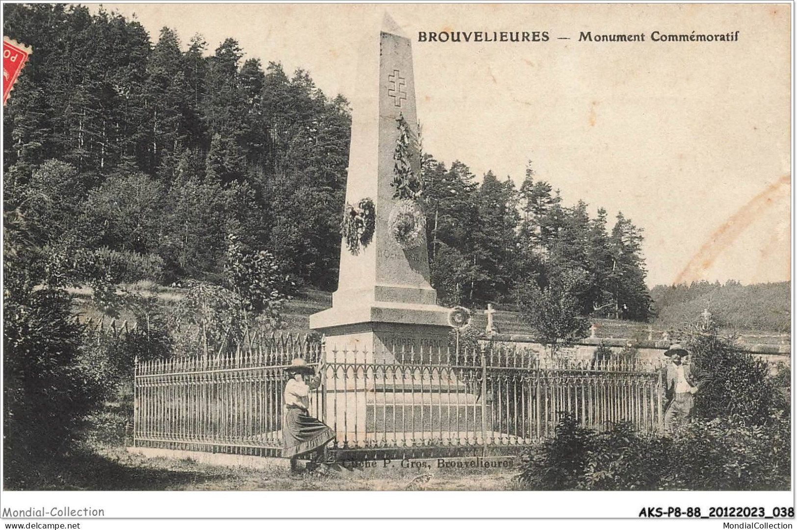 AKSP8-0730-88 - BROUVELIEURES - monument commémoratif