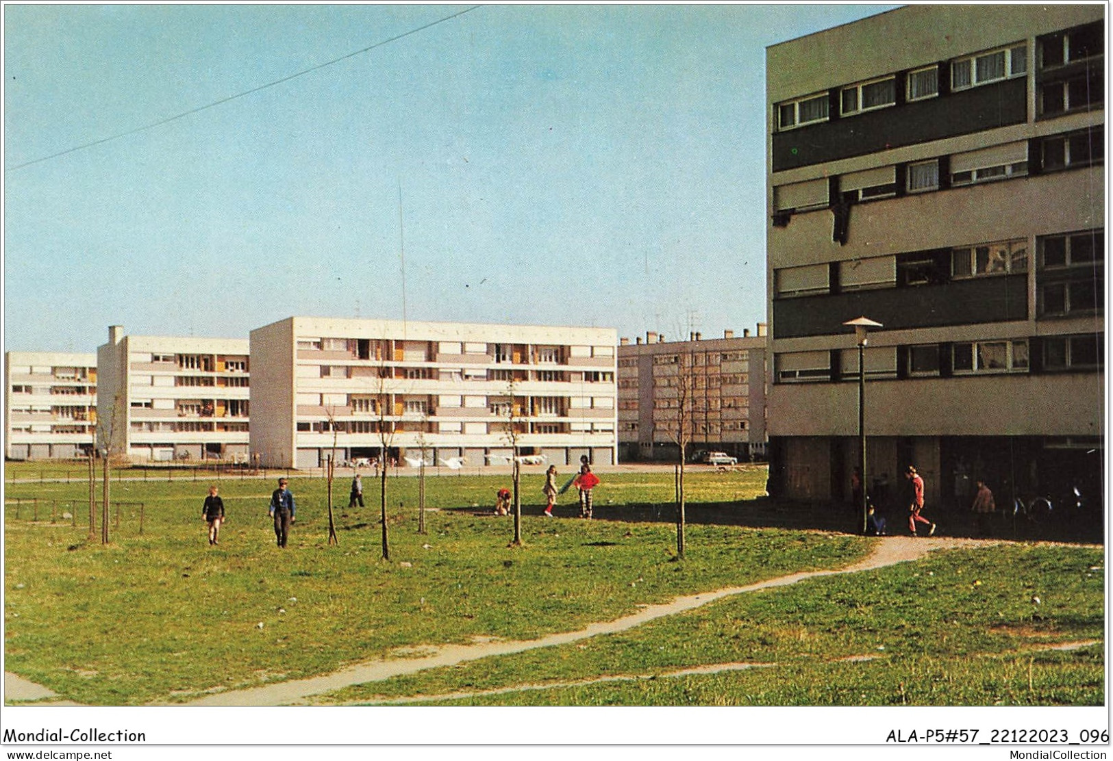 ALAP5-57-0452 - TALANGE - Les ensembles ambroise croizat