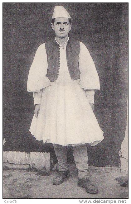 Albanie - Shkodra -  Militaria - Guerrier