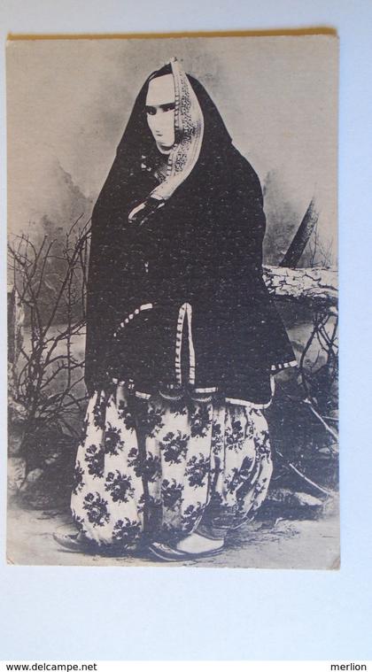 D158657 ALBANIEN ALBANIA, MYSYLMANE PREJ SHKODRES Kol.A. Idromeno -Scutari  ca 1910's  Muslim Woman