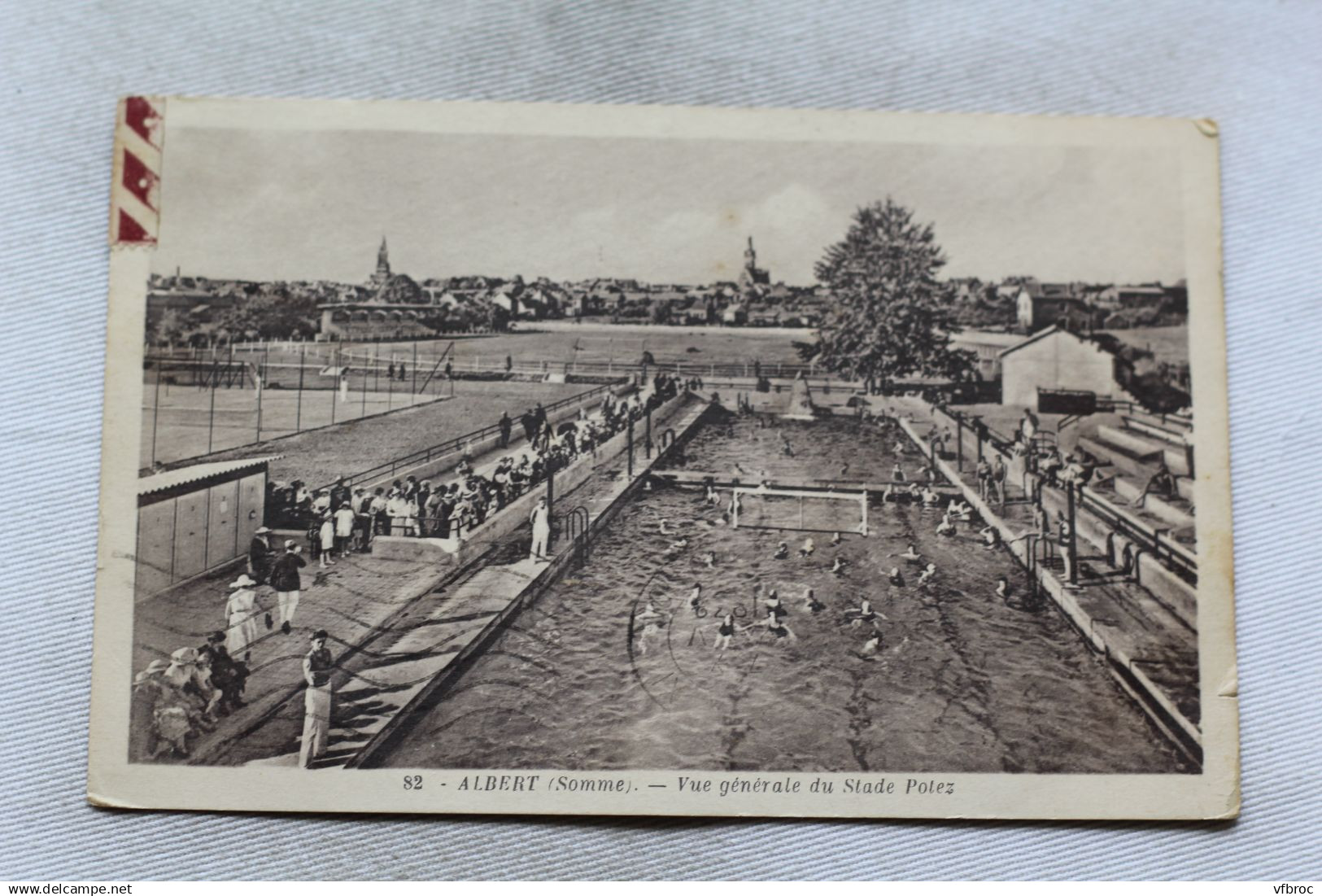 Albert, vue générale du stade Potez, Somme 80