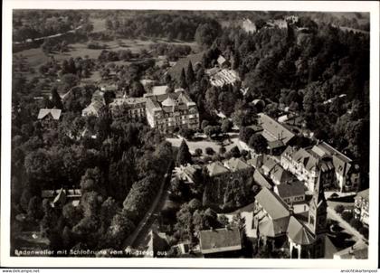 CPA Badenweiler im Schwarzwald, Luftaufnahme von Schloßruine sichtbar, viele Bäume, keine Persone
