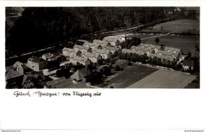 CPA Gutach im Breisgau Schwarzwald, Luftaufnahme von Gutach, Breisgau, Häuserzeilen, Felder, Wald