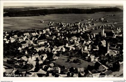 CPA Vöhringen an der Iller Schwaben, Luftaufnahme von Vöhringen, Häuser, Felder, Kirche