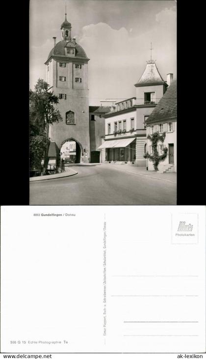 Gundelfingen (Donau) Strassen Partie mit Torbogen-Durchfahrt, Geschäft 1960