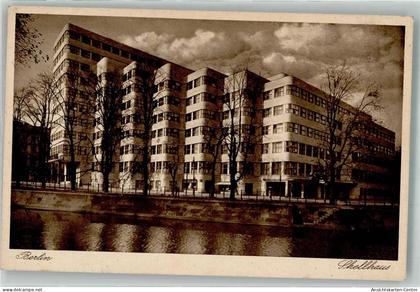 38092348 - Neukoelln