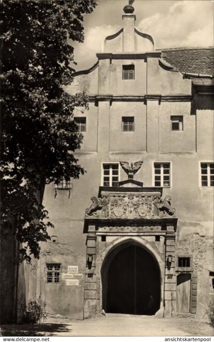 CPA Sonnewalde in der Niederlausitz, Eingang zum Schloss, jetzt Rat der Stadt