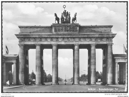 Berlin Brandenburger Tor old postcard travelled 1963 bb