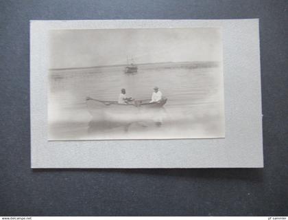 Deutsches Reich Kolonien Afrika ?! um 1910 Foto aufgeklebt / Ruderboot / kleines Segelboot