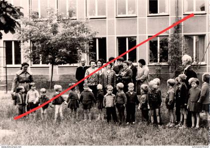 Foto Stalinstadt Eisenhüttenstadt EKO Kindergarten Kinderhaus KITA Erzieher Kinder Stahl Hütte Guben Frankfurt Oder DDR