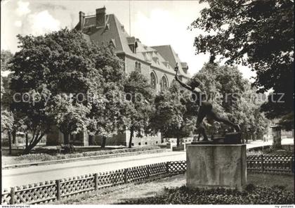 Eisleben Lutherstadt Platz-der-Jugen mit Denkmal