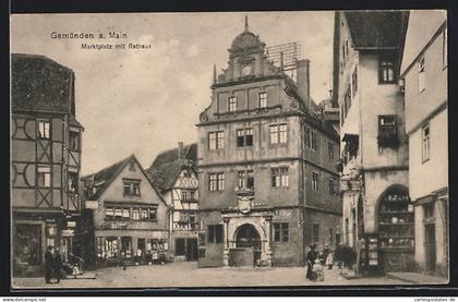 AK Gemünden a. Main, Strasse am Marktplatz mit Rathaus