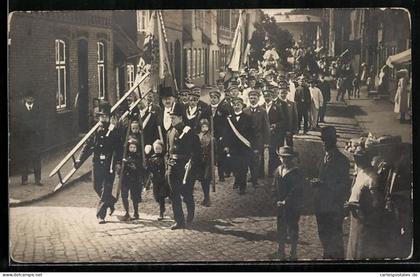 Foto-AK Glückstadt, Festumzug mit Schornsteinfegern, 1909