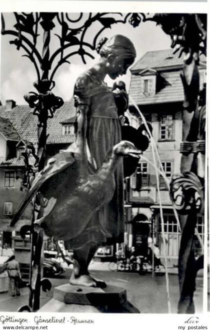 Goettingen Niedersachsen Goettingen Gaenselieselbrunnen *