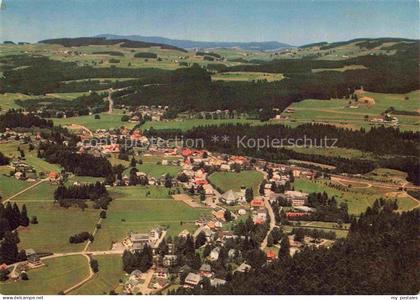 Hinterzarten Breisgau-Hochschwarzwald BW Hochschwarzwald Luftbild Dorf Wald Wies