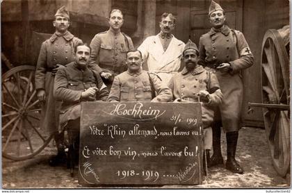CPA  -   HOCHHEIM  - PHOTO  - Un Groupe de Militaires