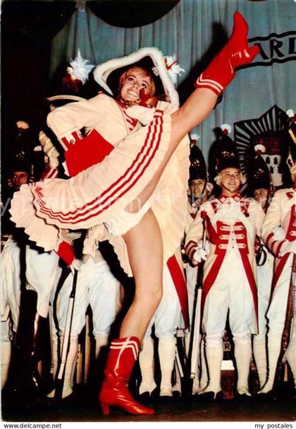 Koeln  Rhein Karneval Marientanz der Prinzengarde