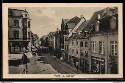 AK Mörs, Steinstrasse mit Löwen-Apotheke, Strassenbahn