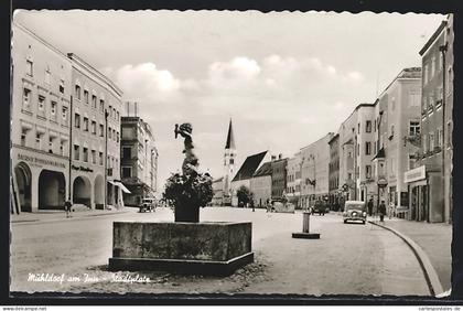 AK Mühldorf, Stadtplatz mit Brunnen