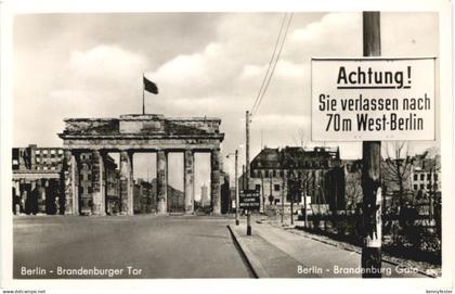 Berlin - Brandenburger Tor - Mauer