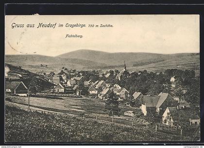 AK Neudorf im Erzgebirge, Ortsansicht mit Fichtelberg