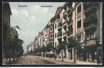 AK Berlin-Neukölln, Blick in die Boddinstrasse