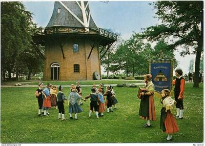 26160 W2903 Bad Zwischenahn 1980 - Bad Zwischenahn, Kükentanzgruppe, Tra... - 20030957