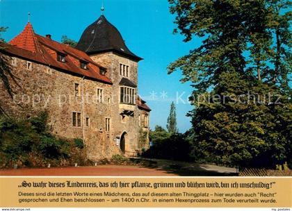 Schaumburg Rinteln Wesergebirge Torturm der Schaumburg mit Amtshaus und Linde