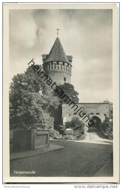 Tangermünde - Burgeingang - Foto-Ansichtskarte 50er Jahre - Verlag Trinks & Co Leipzig